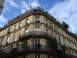 Rue de Grenelle (à côté du Musée Maillol)